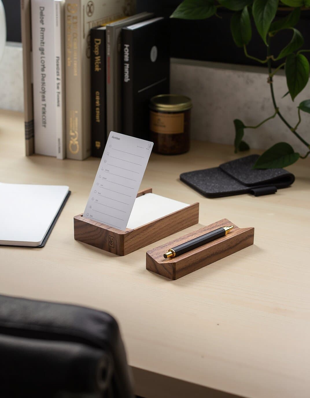 Desk accessories